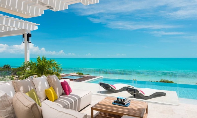 Long Bay Hills House | TC Villas -Villa Isla -Luxurious villa on stunning Long Bay Beach