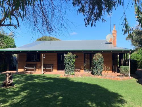 Prevelly House | Tea Tree - Pet Friendly - Prevelly - Margaret River