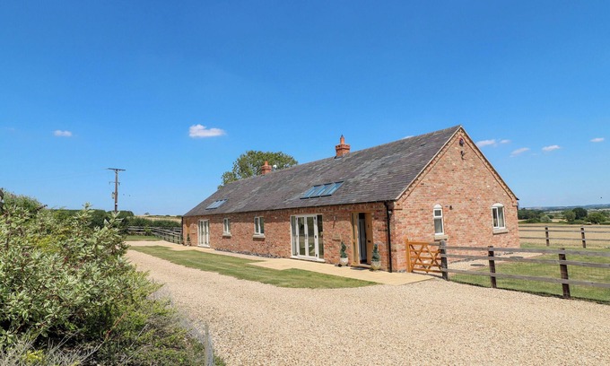 Melton Mowbray Cottage | TEAL COTTAGE, pet friendly, luxury holiday cottage in Melton Mowbray