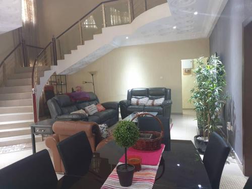 Ogbodjo House | TeamVilla