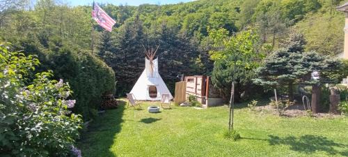 Zbecno Other | Tee-pee u Honzíka