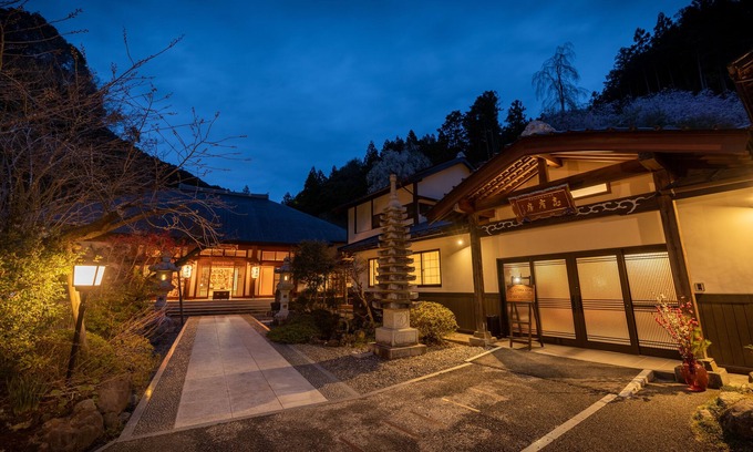 Minobu House | Temple Hotel Shimanobo