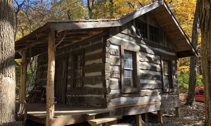 Nauvoo Cabin | Ten Acre Treehouse, “Fort Henry Log Cabin”. Sleeps 2-4