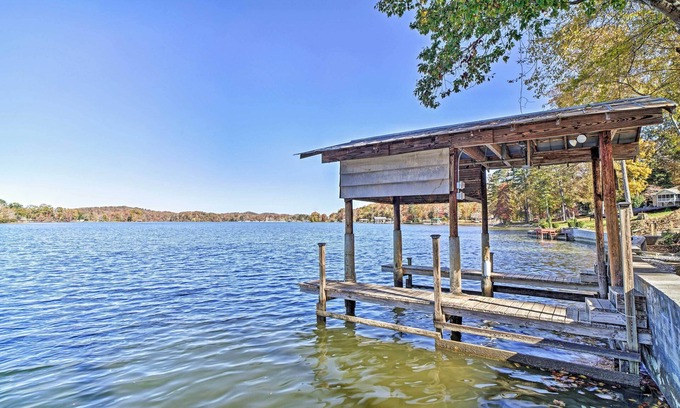 Ten Mile House | Ten Mile Home on Watts Bar Lake w/2 Docks!
