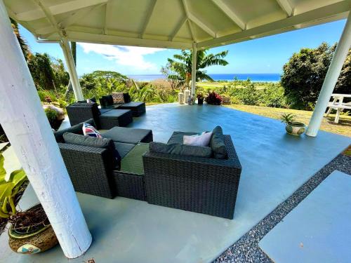 Nikao Tapere House | Tereora Heights Pool Retreat