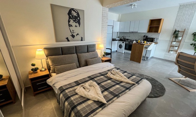 Gastria Apartment | Terra Pool StudioNiche Apartment