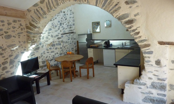 Berlou House | Terrace, large kitchen, WLAN, high quality equipped! Garden 2 min from the house