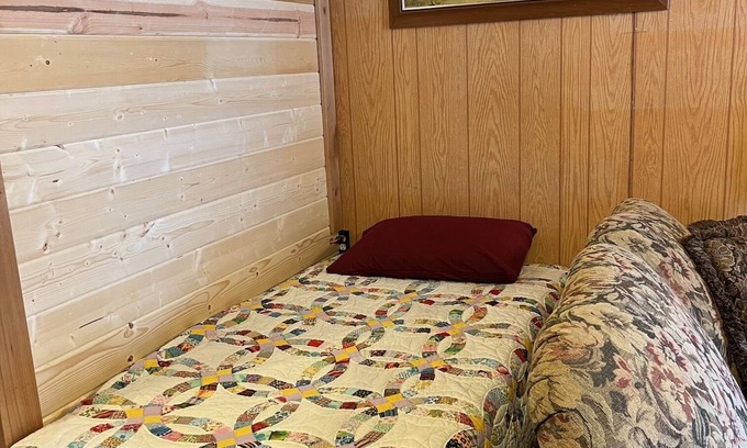 Idaho City Cottage | Terrific cottage with AC in Idaho City