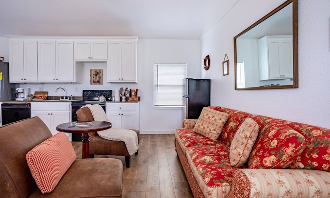 Valley Mills House | Texas Trio #1 - Waco, Magnolia, Baylor
