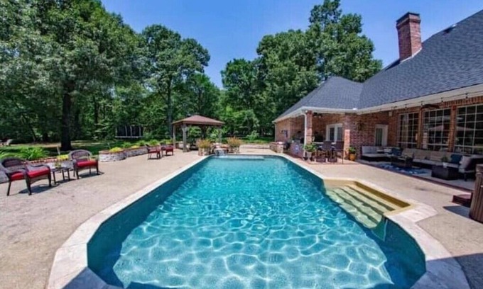 Brookston House | Texas Vacation Home with Infrared Sauna, Hot Tub, and more!