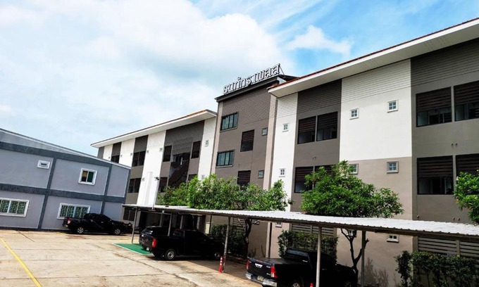 Lam Plai Mat Hotel | Thanaphat place