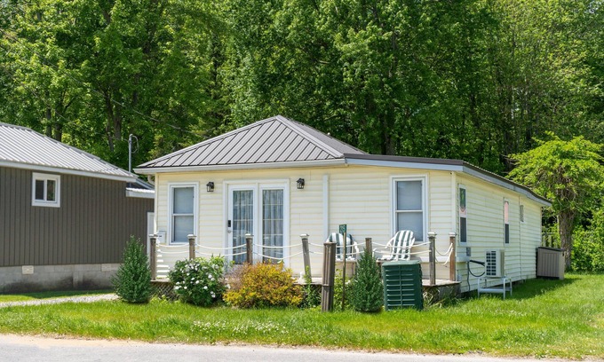 Turkey Point Cottage | Thanksgiving Family Cottage 🏖 2min→beach @ Bamboo Chalet ~ Lake Erie 🇨🇦 n