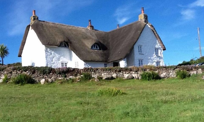 Sennen Cove Other | Thatched farmhouse with large garden a few minutes' walk from a stunning beach
