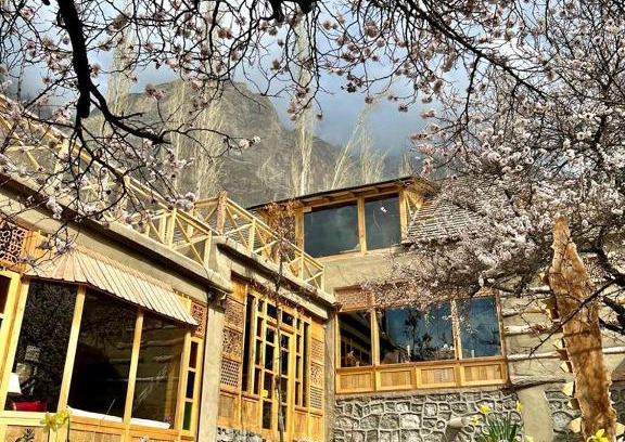 Hunza Hotel | The 2 Magpies, Hunza