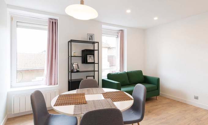 Jarny Apartment | The 4* Rose dragée apartment