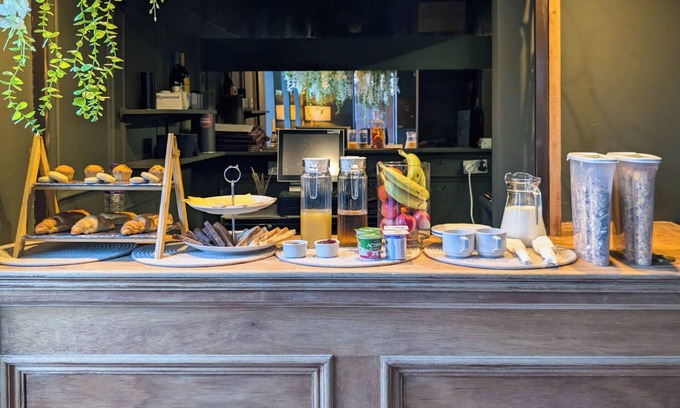 Gilmerton Hotel | The Abbey Residence