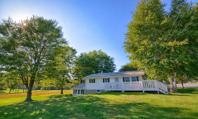 Rocky Ridge House | The Adams House (or for retreats book the whole Caboose Farm compound)