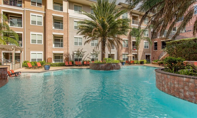 Astrodome Apartment | The Amir Poolside View - Luxe Pool, Jacuzzi & Gym