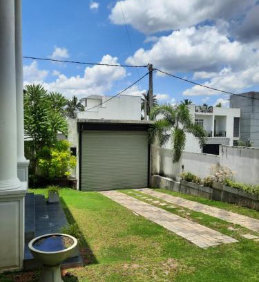 Makumbura House | "The Anchorage" of Field View