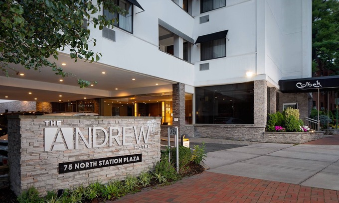Great Neck Plaza Hotel | The Andrew Hotel