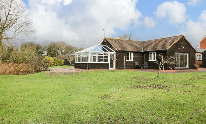 Broad Town House | THE ANNEX, with a garden in Royal Wootton Bassett