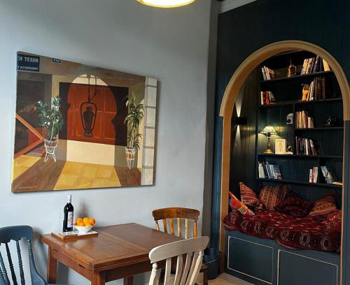 Kilmun Apartment | The Art Apartment