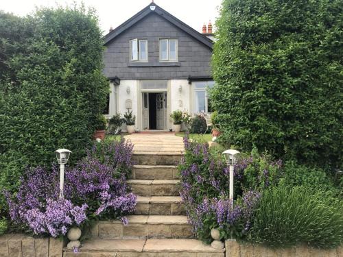 Baldoyle Bed & Breakfast | The Artist Residence Dublin Boutique B&B