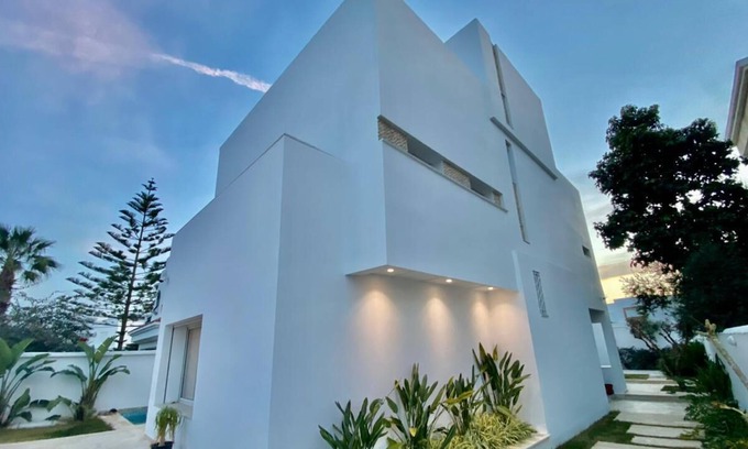 Yasmine Villa | The Artist's House