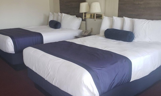 Monticello Hotel | The Atomic Blue Motor-Inn