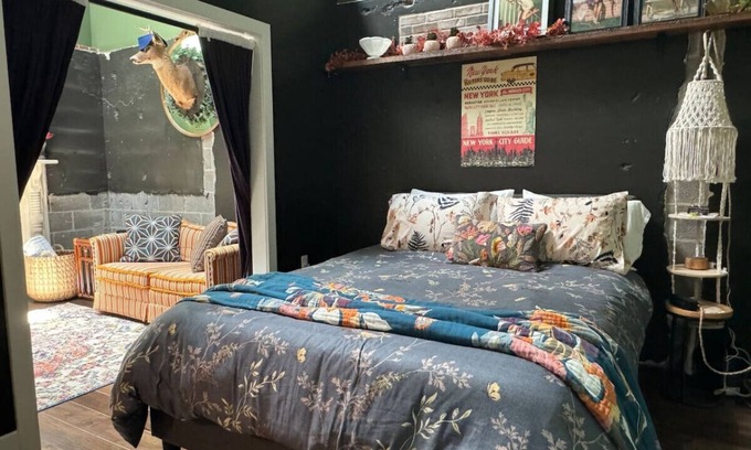 Perryville Hotel | The Atrium A Boutique Hotel Suite 16