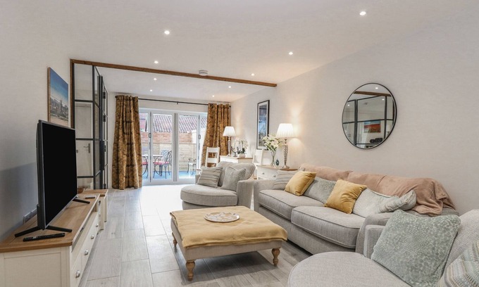 Northwold Cottage | THE BAKER'S OVEN, with a garden in Downham Market