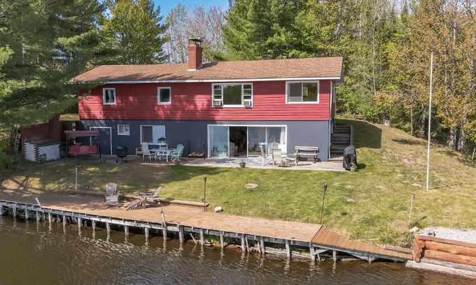 Onaway House | The Banks - Secluded WATERFRONT gem! Kayaks and Canoes included! home