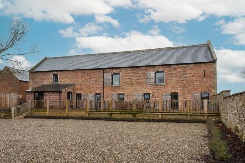 Hendrerwydd House | The Barn at Plas Ashpool