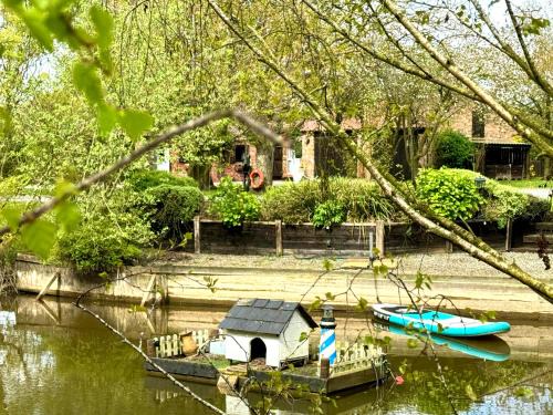Langrick House | The Barn at Whitehouse Farm 18th century 3 bed Barn- Beautifully converted
