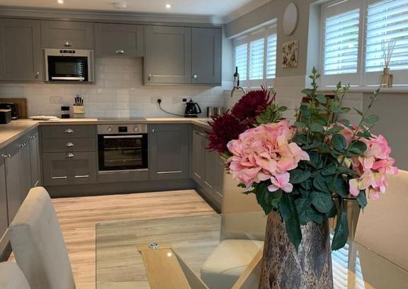 Cranleigh Apartment | The Barn House