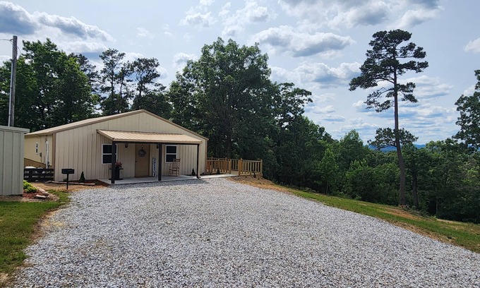 Bonnerdale Cabin | The Barn in Kirby AR