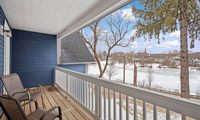Pittsfield House | The Barn - Lake View and Pet Friendly