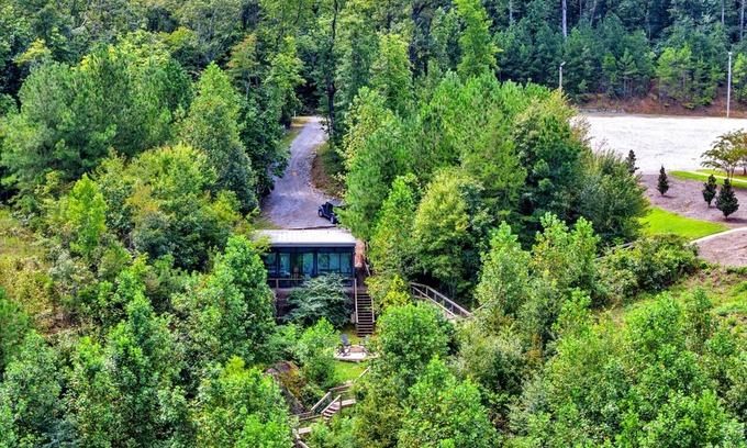 Bremen House | The Barn Smith Lake Cottages