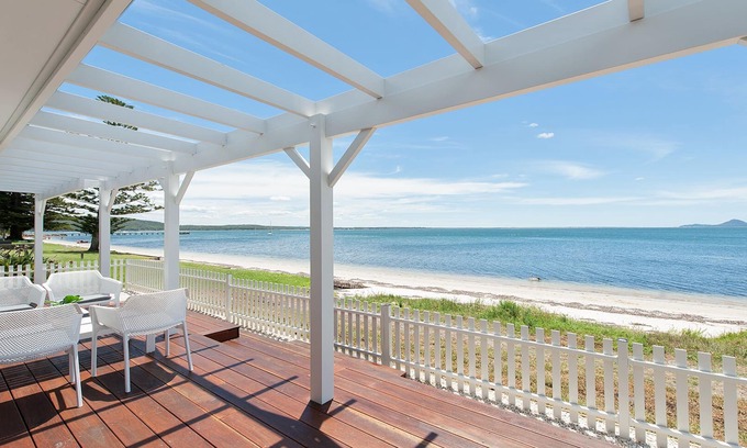 Salamander Bay House | The Beach Shack on Wanda - Waterfront Coastal Chic