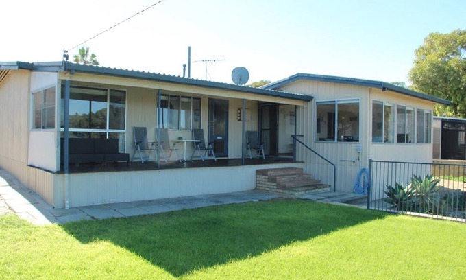 Guilderton House | The Beach Shack - OCEAN VIEWS, CLOSE TO THE BEACH