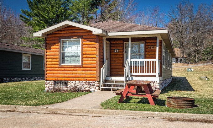 Neillsville Cabin | The Bear Cabin at the Riviera Resort in Neillsville, Wisconsin!
