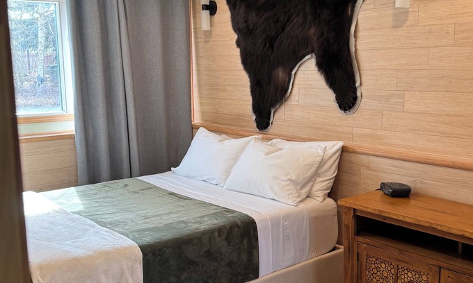 Northeast Anchorage Apartment | The Bear Den Studio in Anchorage