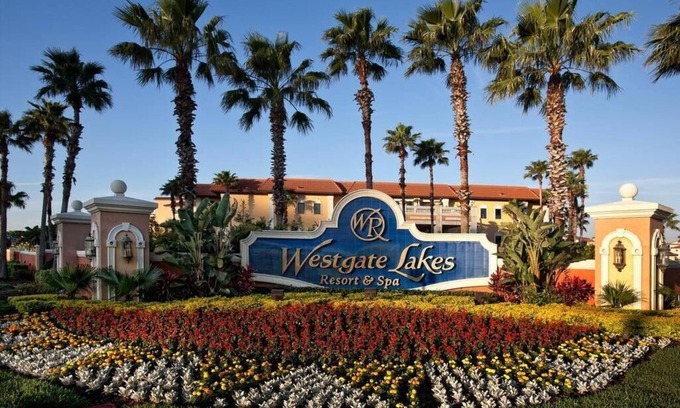 Florida Central Atlantic Coast Condo | The beautiful lakefront Westgate Lakes Resort & Spa is a tropical paradise