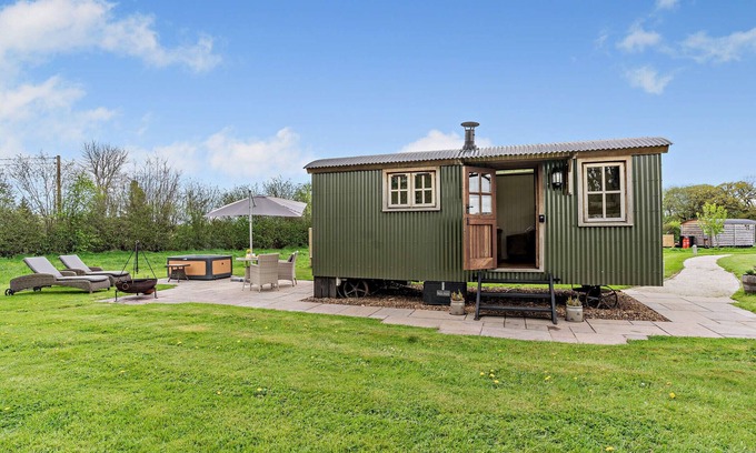Bronllys House | The Beehive - One Bedroom House, Sleeps 2
