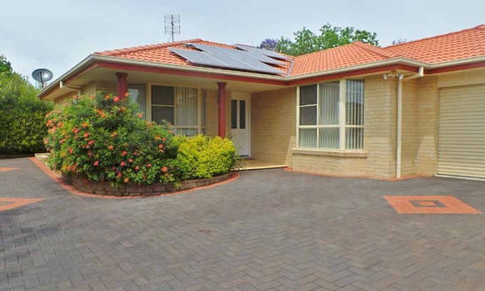 South Tamworth Villa | The Bell House