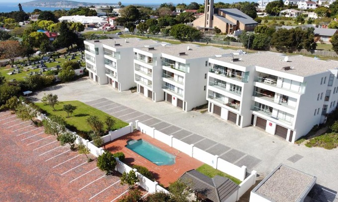 Plettenberg Bay Apartment | The Bella - 6 Sleeper - Sea Views Pool & Patio