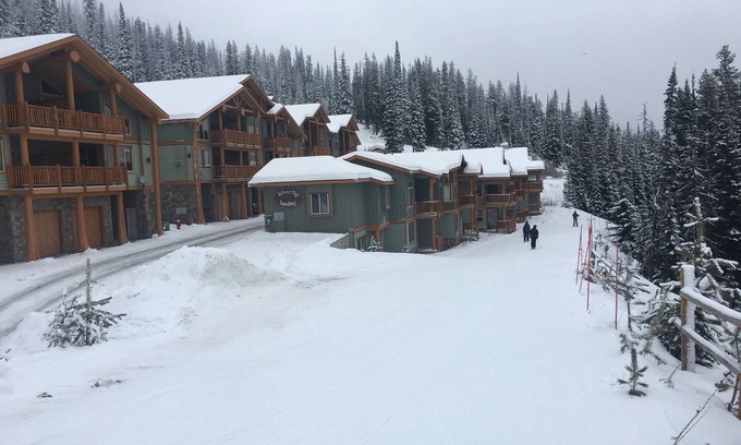Snow Pine Estates House | THE BEST 4 Bedroom Townhouse W/Ski In & Out Access
