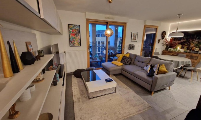 Croix Rousse Apartment | The Big Rock