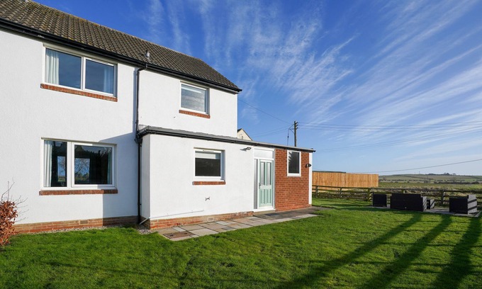 Berwick-upon-Tweed House | The Birdhouse: Family Home with Countryside Views