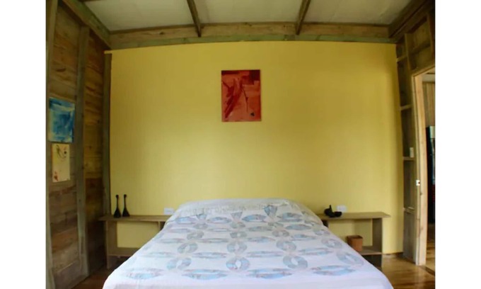Isla Bastimentos Cottage | The Birds Nest, birds, close to area surfing,